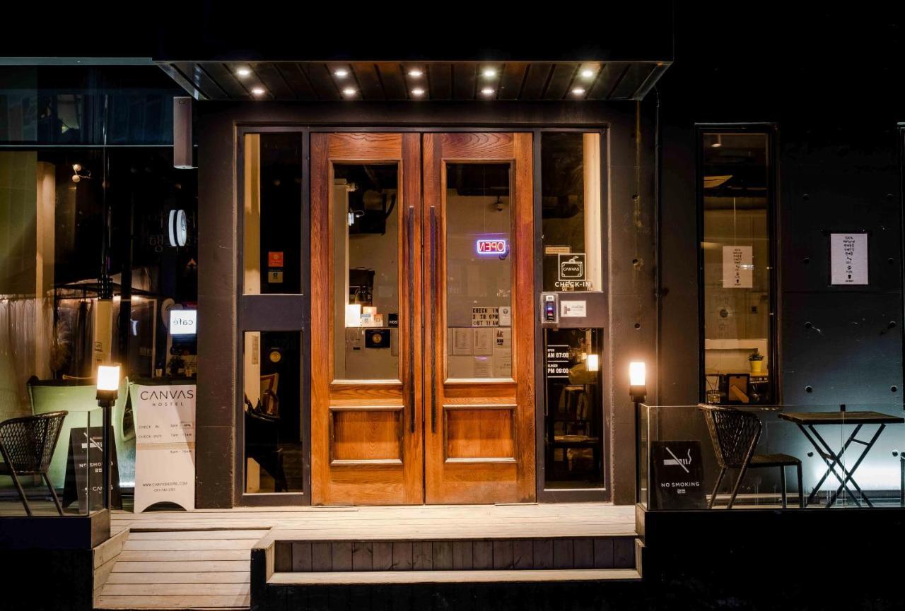 Canvas Black Guesthouse ปูซาน ภายนอก รูปภาพ