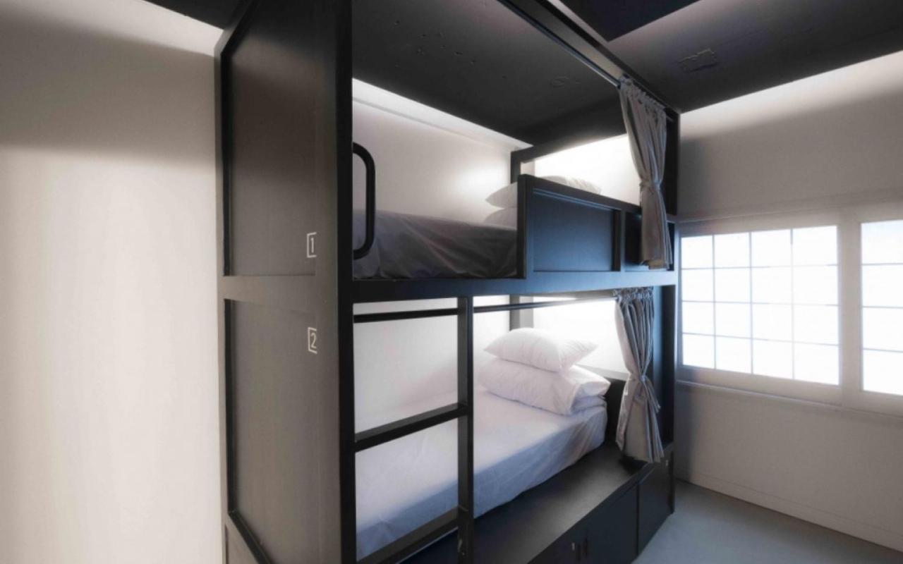 Canvas Black Guesthouse ปูซาน ภายนอก รูปภาพ